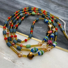 Load image into Gallery viewer, Queen's Court