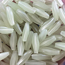 Load image into Gallery viewer, Glow In The Dark Beads