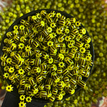 Load image into Gallery viewer, 8/0 Ghanaian Recycled Glass Seed Beads