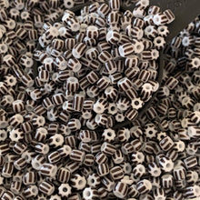 Load image into Gallery viewer, 6/0 Ghanaian Recycled Glass Seed Beads