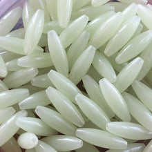 Load image into Gallery viewer, Glow In The Dark Beads